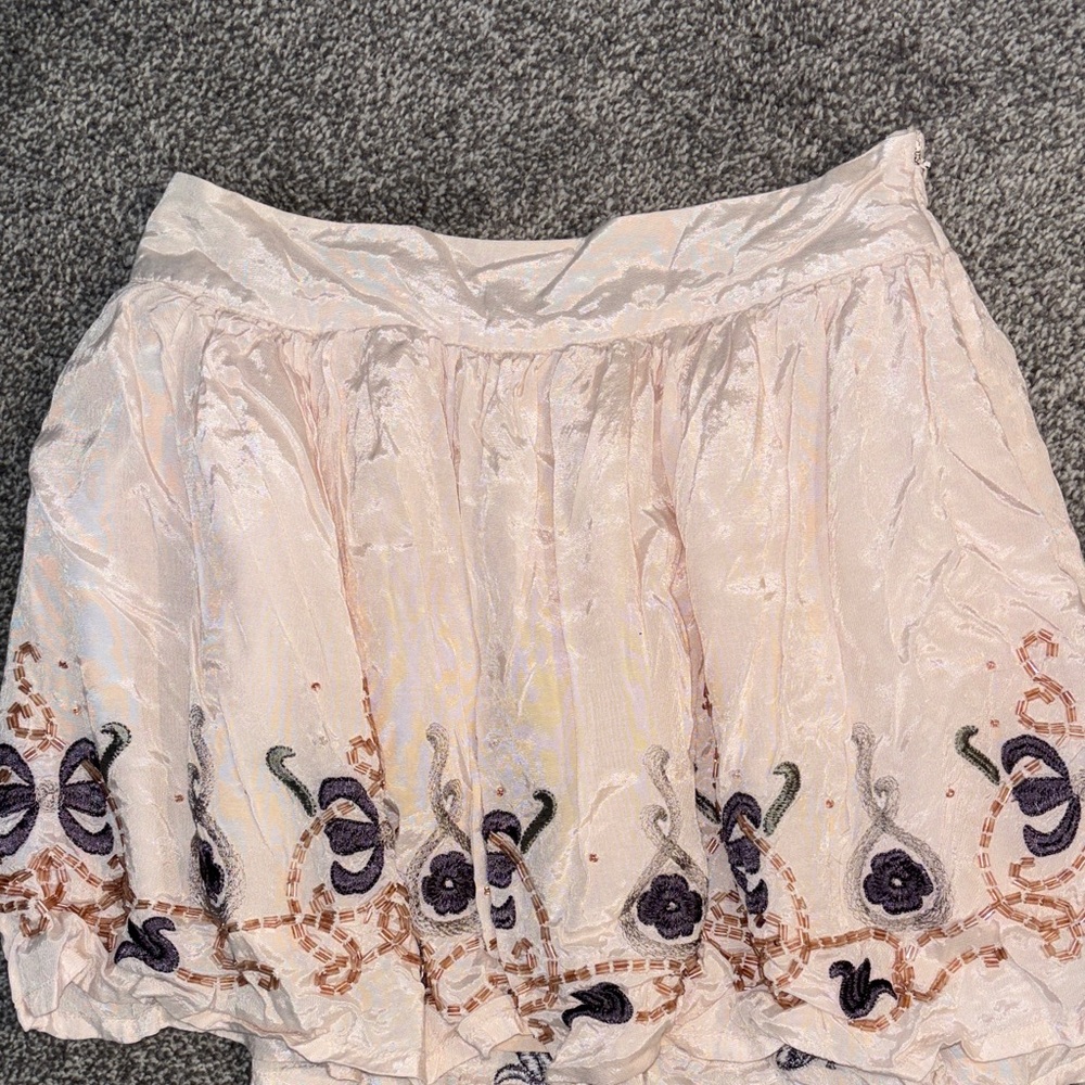 WILLOW & CLAY Chic Embroidered Skater Skirt in Cream size extra small - Picture 10 of 10